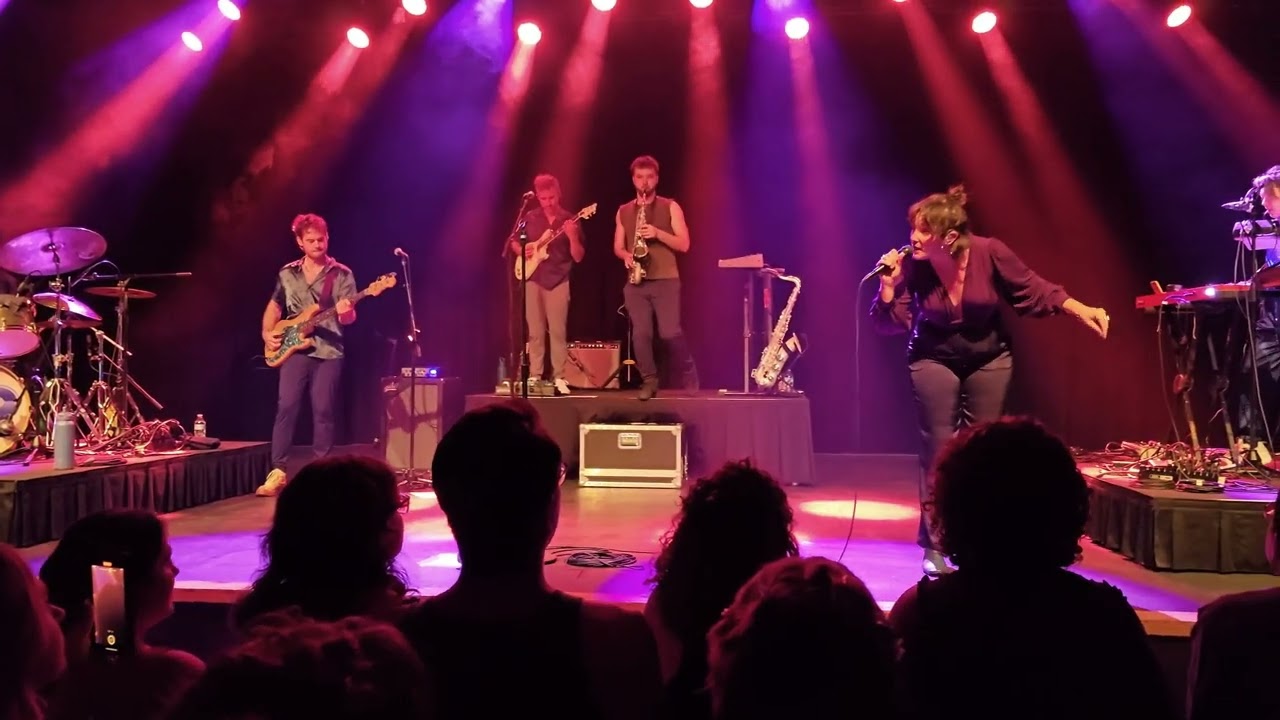 Sammy Rae & The Friends - LIVE @ The Mill & Mine (The Feeling)