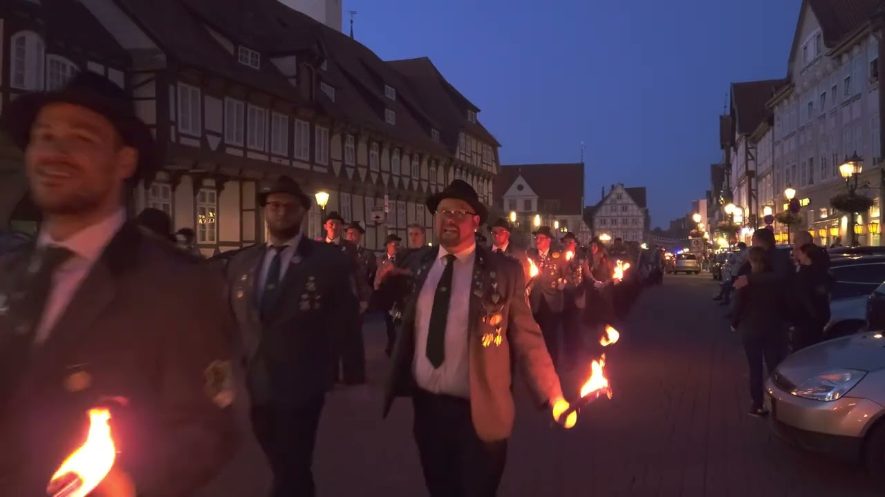 Fackelumzug Schützen- und Volksfest 2022 Celle - Aufmarsch zum Zapfenstreich (4K HDR)