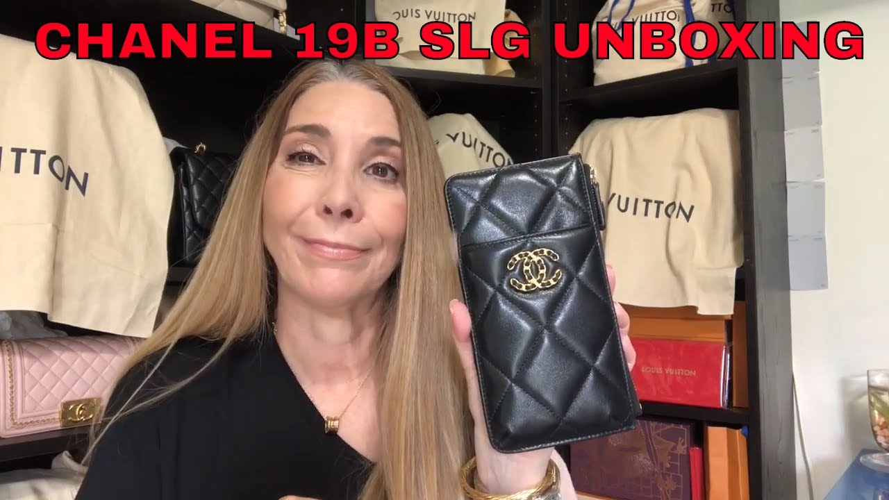 CHANEL 19 PHONE AND CARD HOLDER UNBOXING