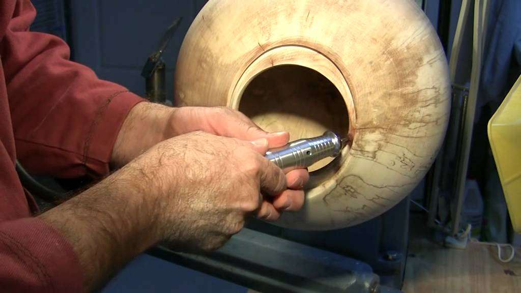 Tournage d'art sur bois- Erick Le Gall : La Boule de Liam