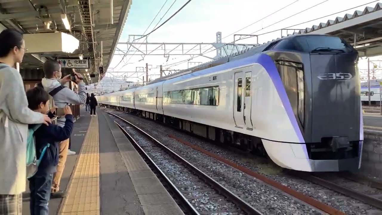 【閲覧注意】【4K高画質・昨日の八王子駅人身事故当該..】【スカートに血の跡が..】E353系ﾓﾄS112編成が当駅止まりの特急あずさ25号松本行きとして松本駅4番線に入線するシーン！11.16