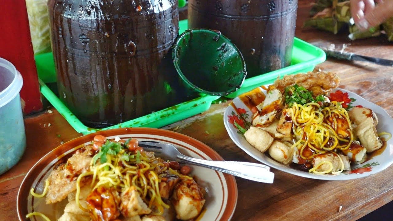 KUPAT TAHU SIDO MAMPIR || KULINER SOLO
