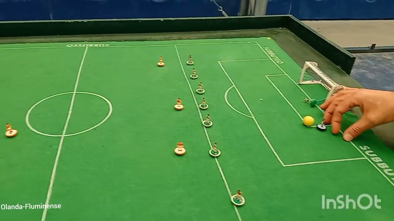 Torneo di Subbuteo "Immacolata". Roma 8/12/2025. Olanda Fluminense (Macchese vs Michele).
