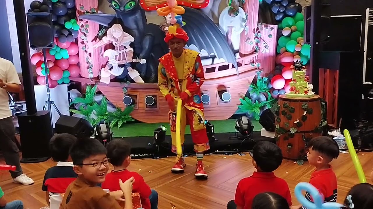 Magic balon di acara ulang tahun