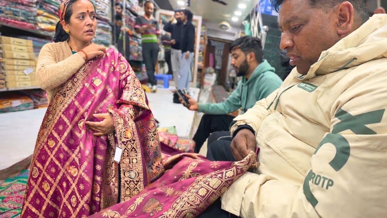 Papa Ne Mummy Ke Liye Khud Saree Choose Ki 😍