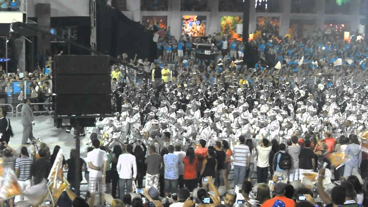 Bateria Gavi&otilde;es da Fiel 2012