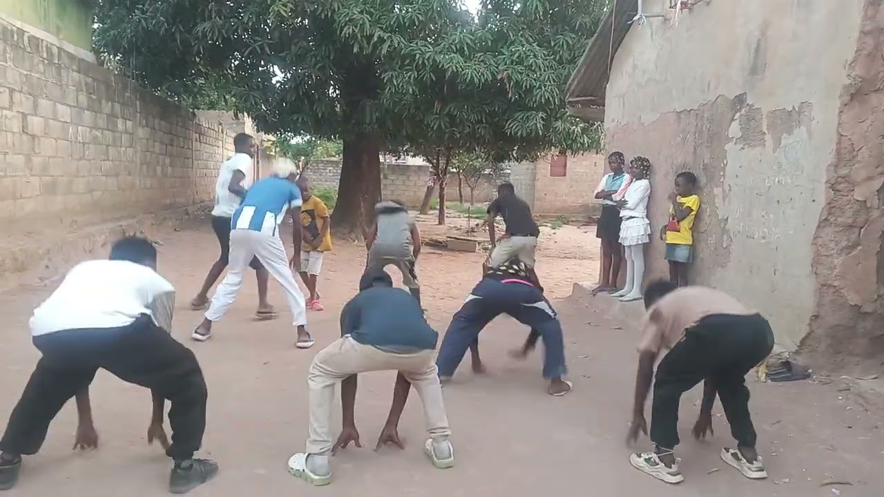 Maestro kwaba o único kudurista com o corpo de marido ensaio na TV kwaba eventos 