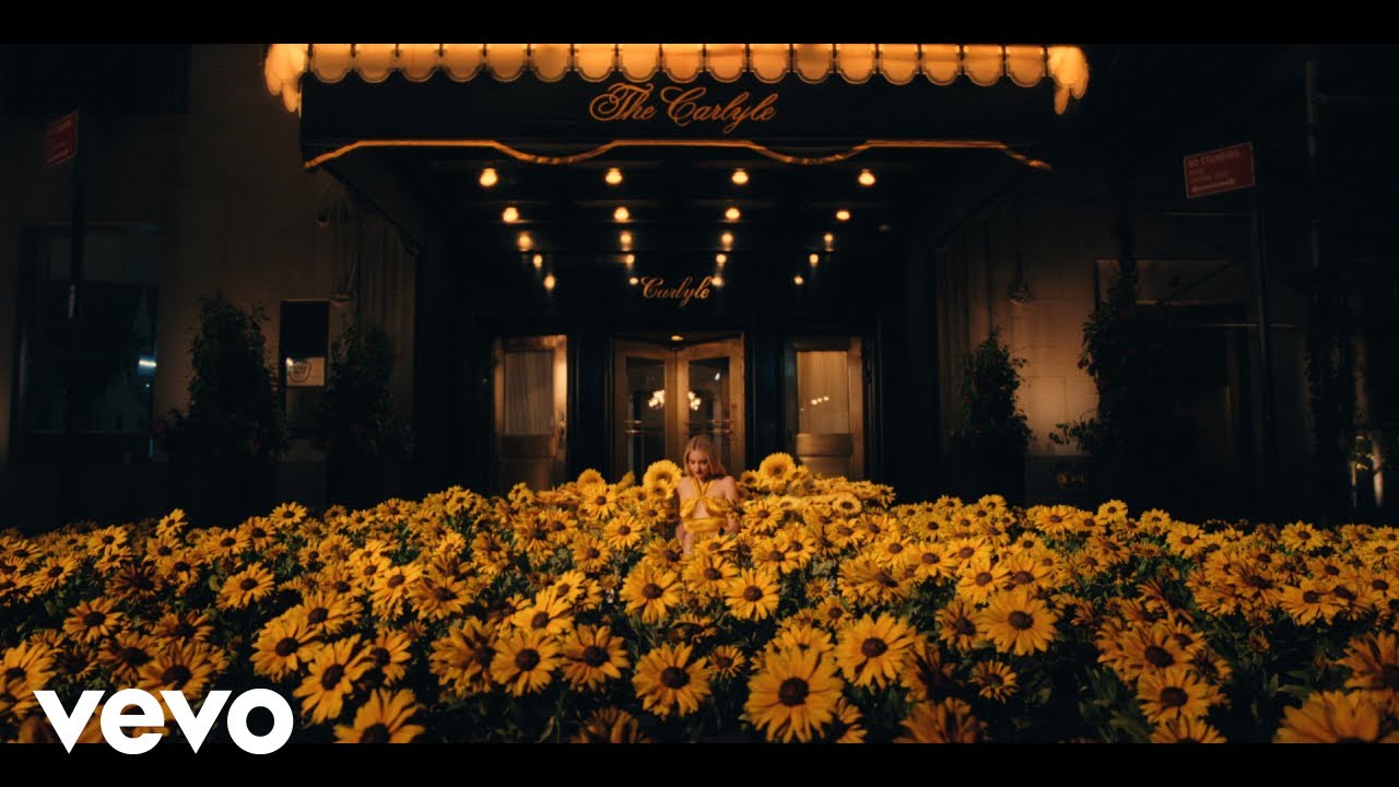 Kelsea Ballerini - Two Things (Official Music Video)