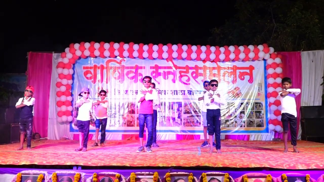 32. मशाल हाती लेझी डान्स
