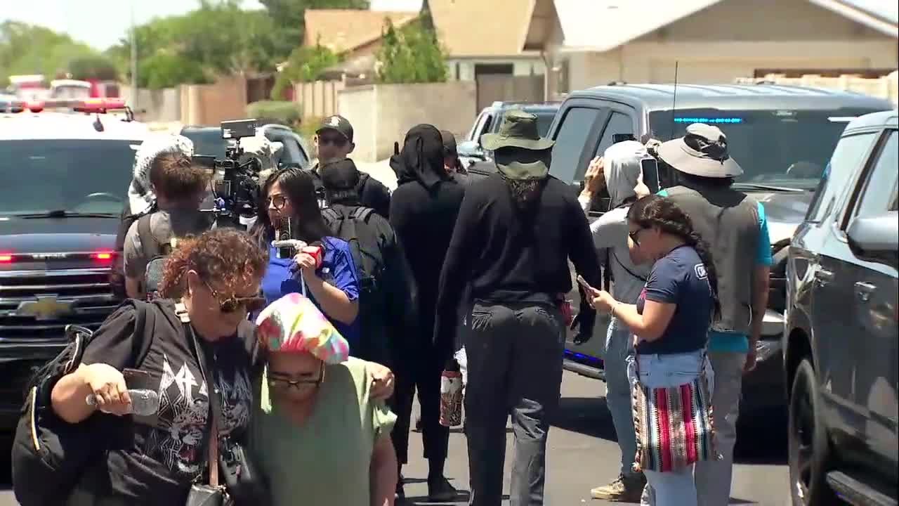 Protesters gather in Peoria near 67th and Peoria avenues