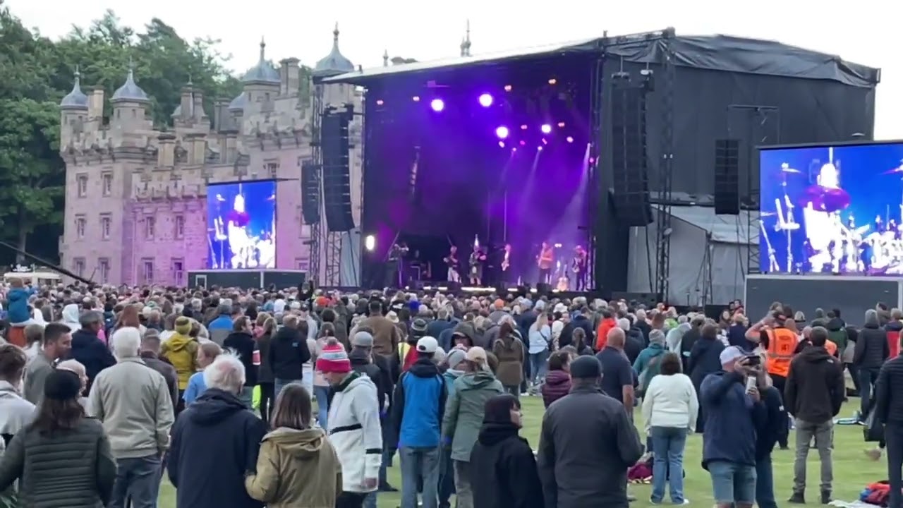 Skerryvore at Floors Castle - We’re The Lucky Ones