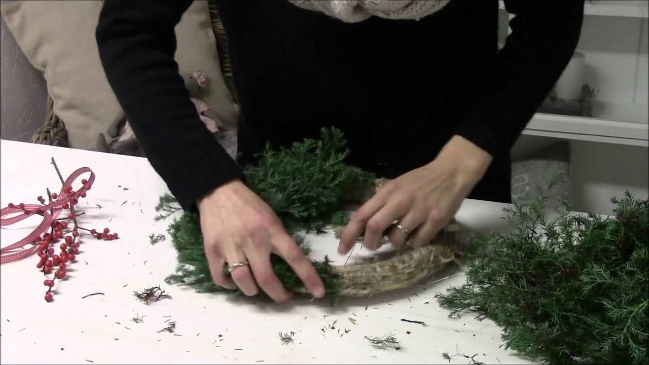 s&aring;dan laver du en smuk julekrans