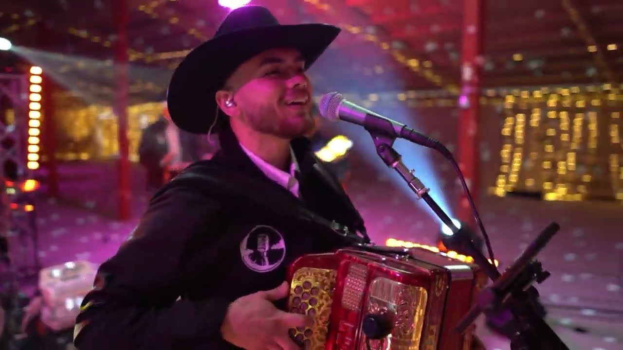 Todo Me Gusta de Ti - Conjunto Lunada
