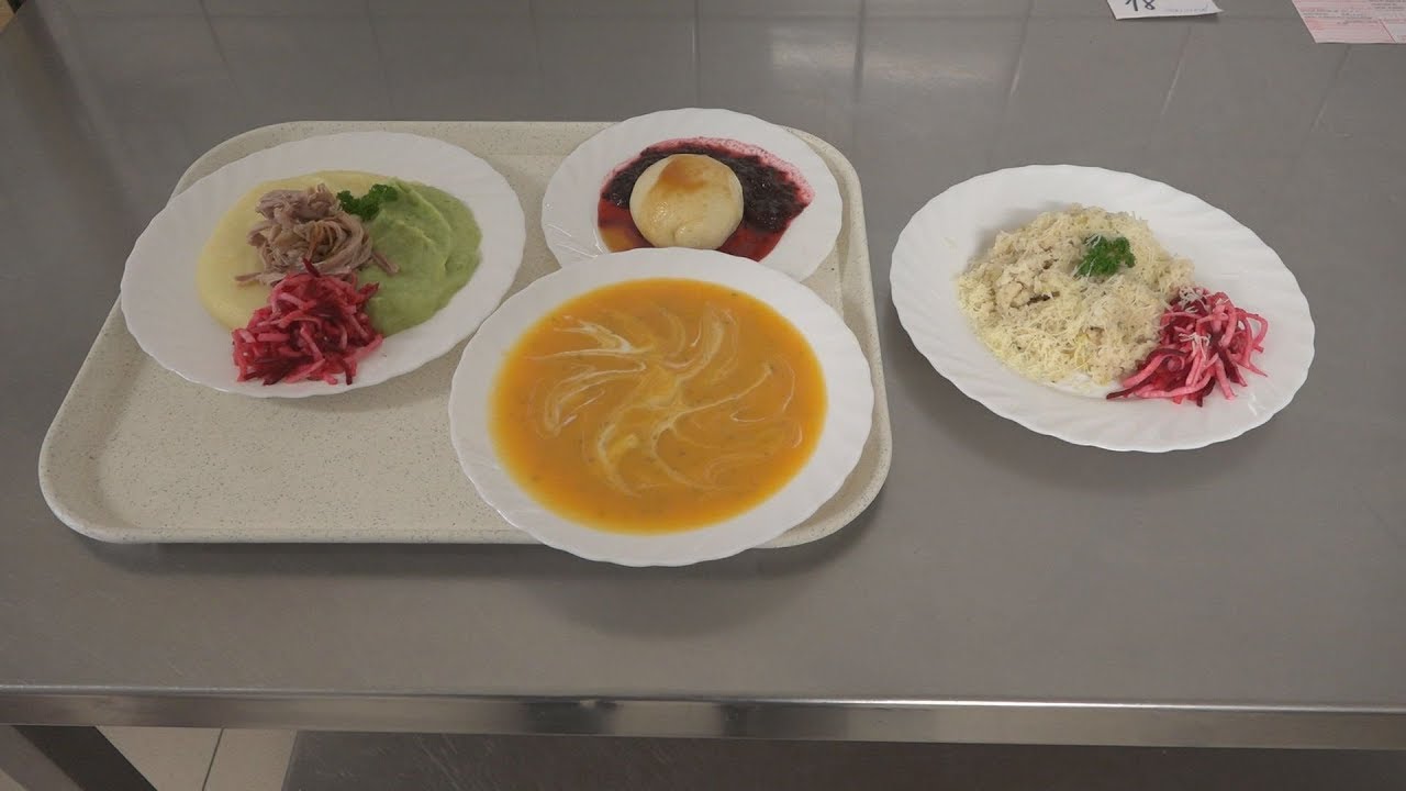 Ve školních jídelnách vařili jako ve špičkových restauracích