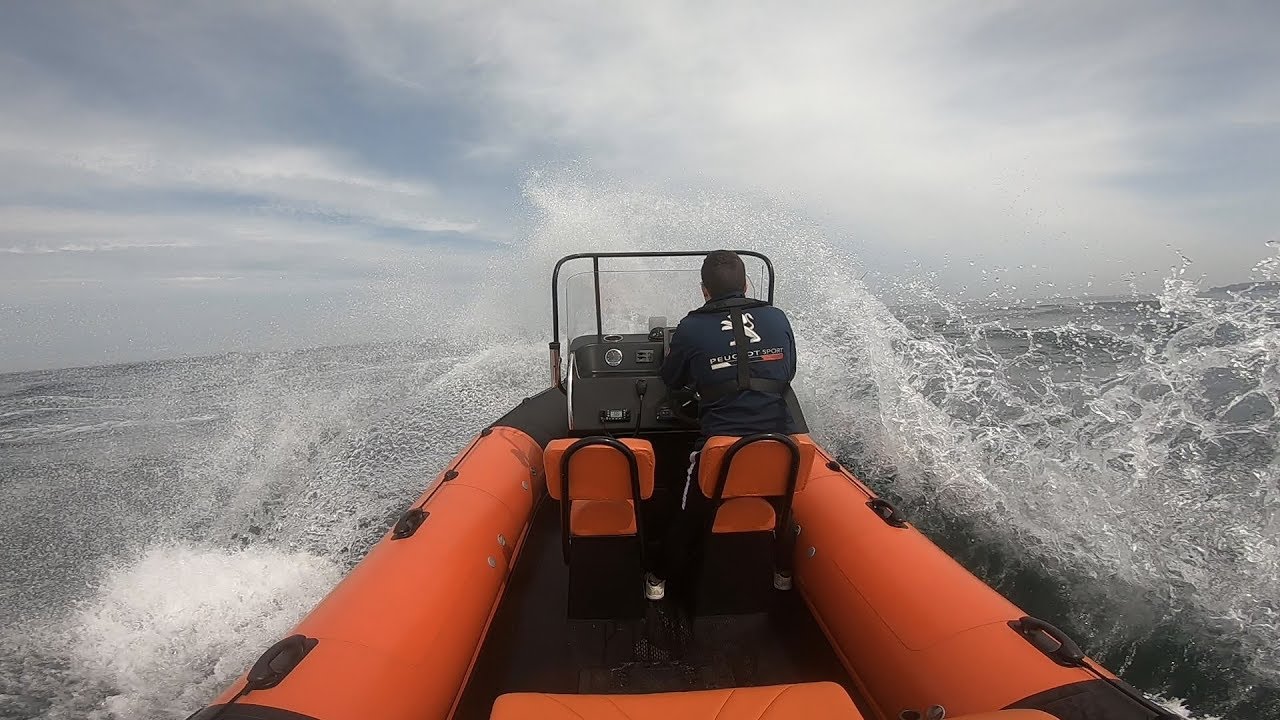 Deux semi-rigide Centaure dans le Raz de Sein