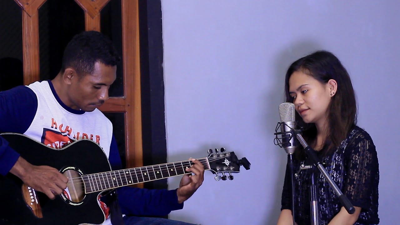 Di Tengah Ombak | Iva Taolin Cover