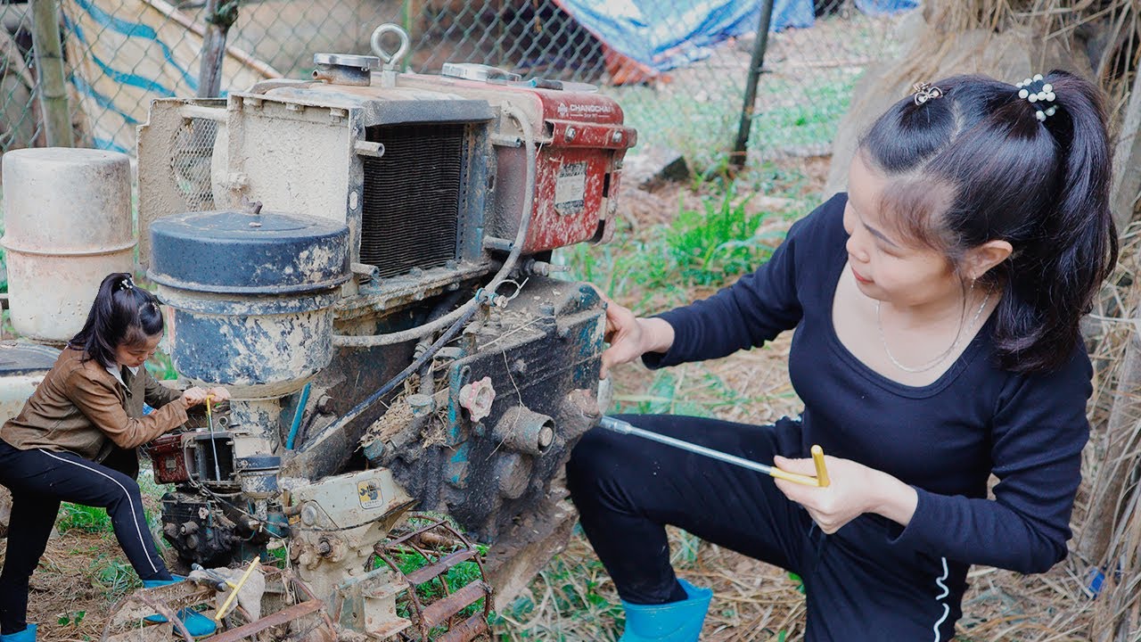Mechanic Girl Repairs And Restores Damaged Diesel Tractor Engines, Blacksmith Girl