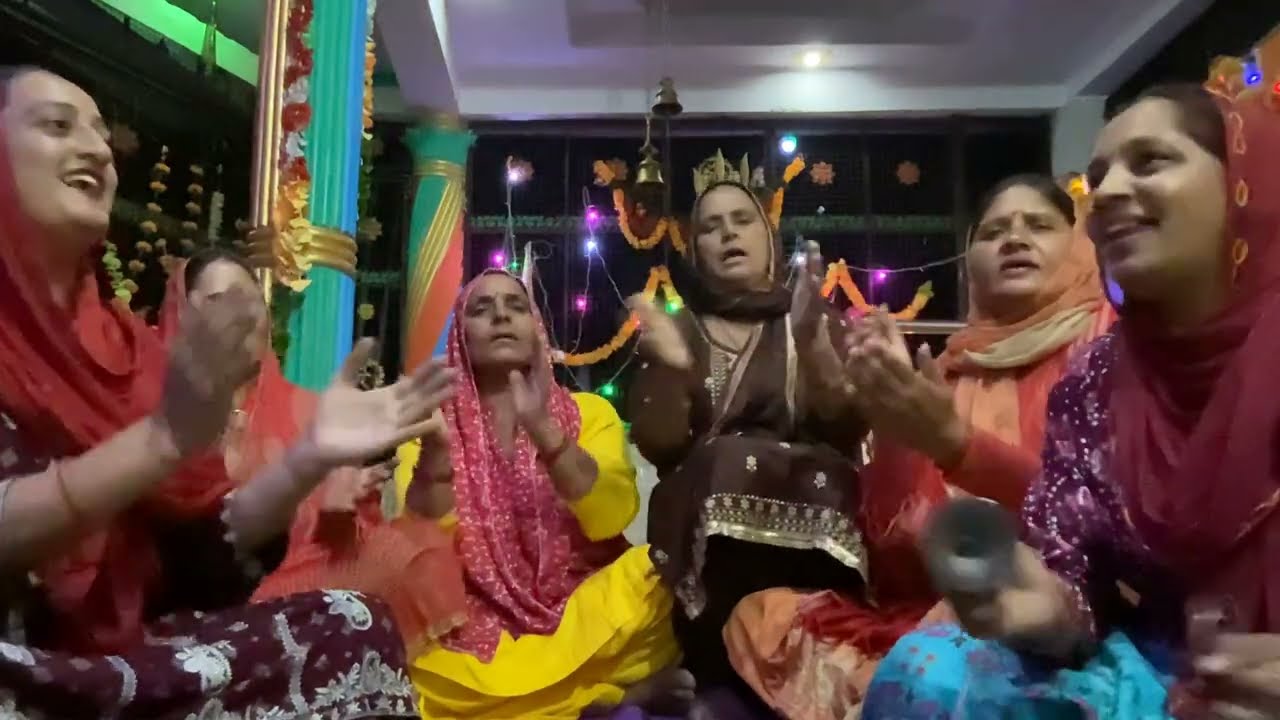 Sab darwaje kholo meri maa ne aana 🙏 #matarani #mataranikebhajan #navratrispecialbhajan
