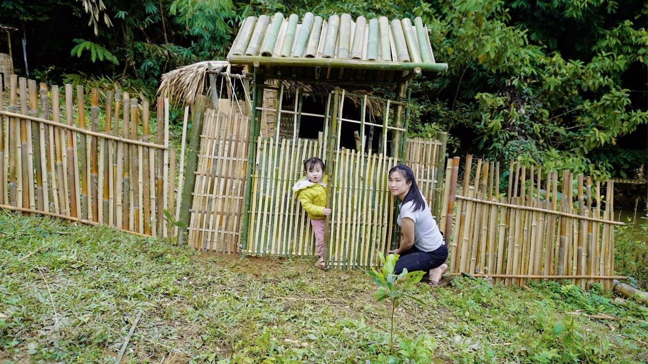 Finishing the Bamboo Gate for My Woody House in the Forest with My 2-Year-Old Daughter