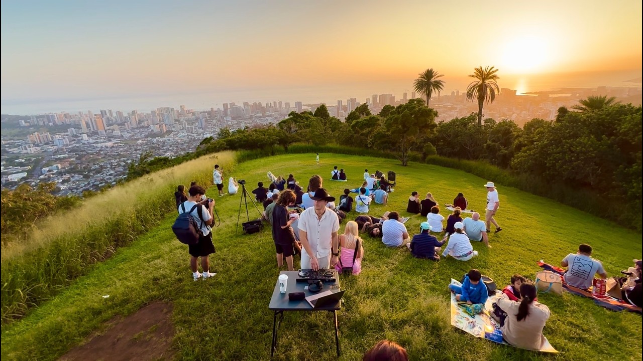 R&Uuml;F&Uuml;S DU SOL &bull; Fred again.. &bull; S&eacute;bastien L&eacute;ger | Diamond Head Sunset Deep House 🌅