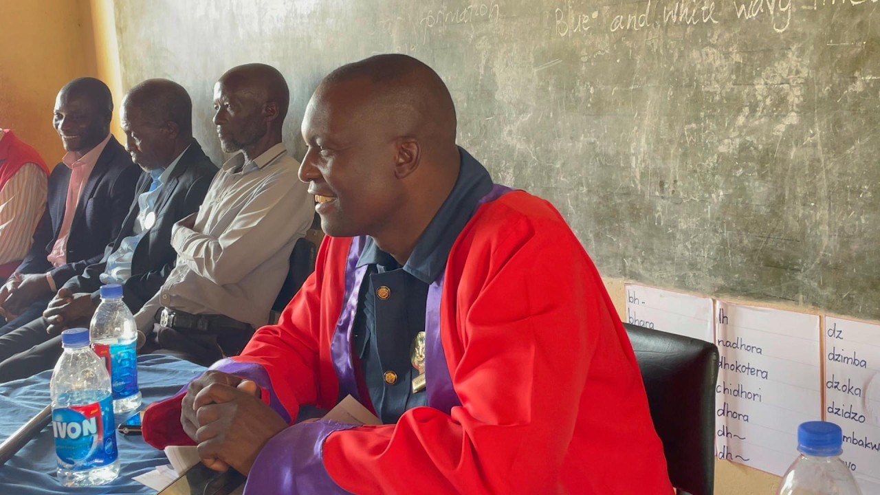 CHIEF NYAMAROPA MASHURA AKABHADHARA CHIKWERETI CHE $40 NE BEANS DZEMU BHURUGWA NEMUKADZI WE MUNHU
