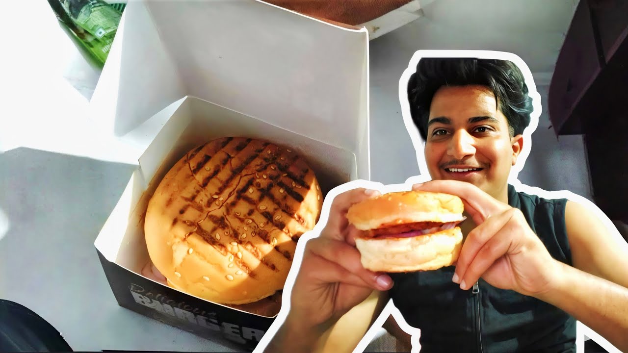 Jabalpur ke bajnamat mandir ke pass ka femous barger 🍔.... 