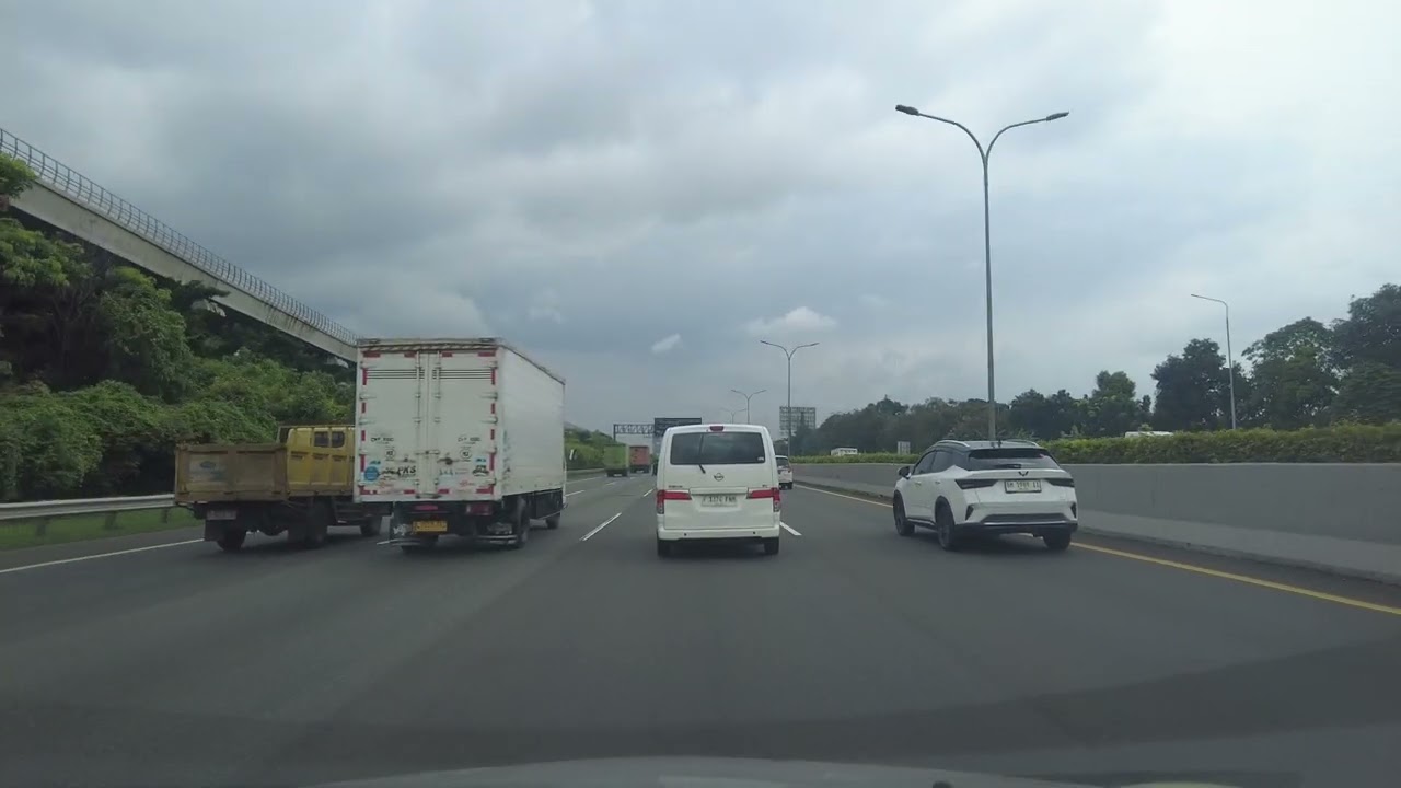 Driving on Jagorawi From Cimanggis 4 Toll Gate Depok to Taman Mini East Jakarta