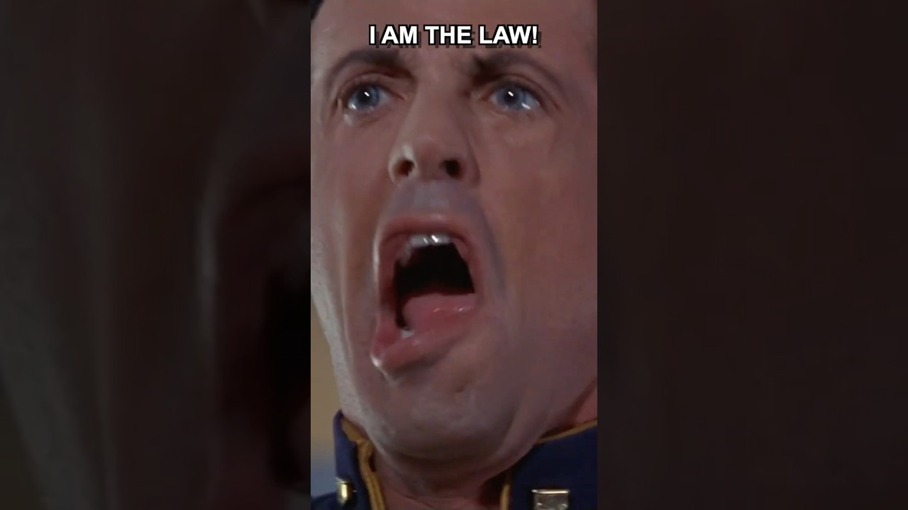 &laquo;Я &mdash; ЗАКОН!&raquo; ⚖️💥 &mdash; самая скандальная фраза судьи Дредда | Хорошее, плохое и цитируемое
