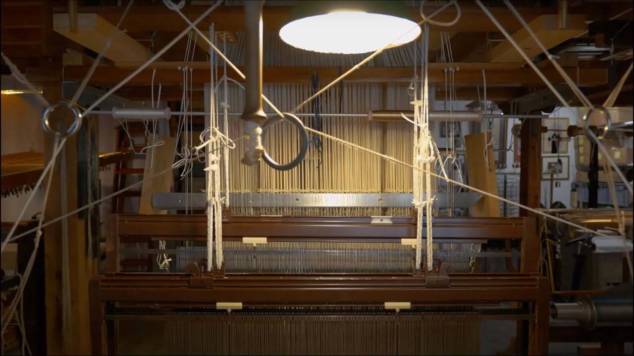 The Last Master Weaver of Manual Jacquard Looms: an Intimate View  最後一位手動雅卡爾織布機大師：私密視角