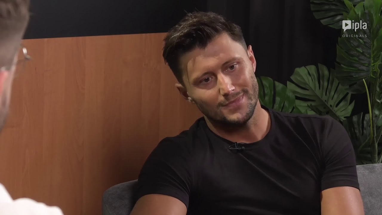 Piotr Mróz szczerze o trudnym dzieciństwie - Studio IPLA