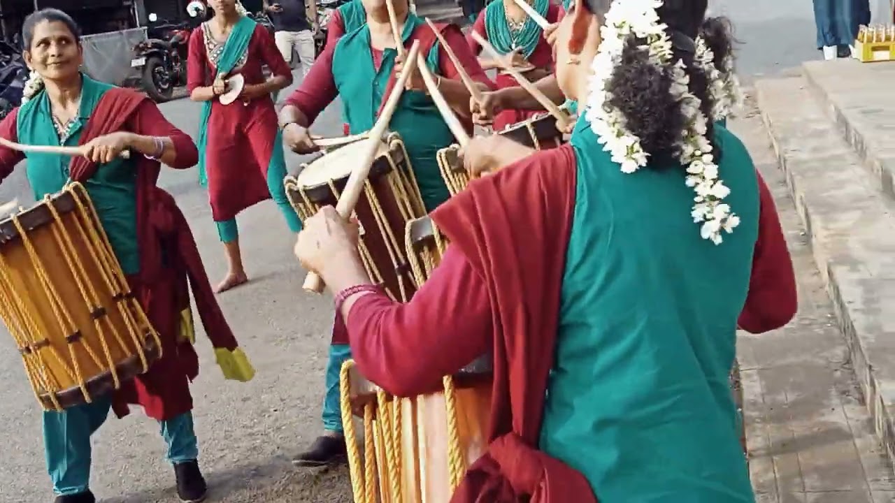 ചെണ്ടമേള ത്തിൽ അൽഭു തം സൃഷ്ടിച്ചത് കണ്ടൊ