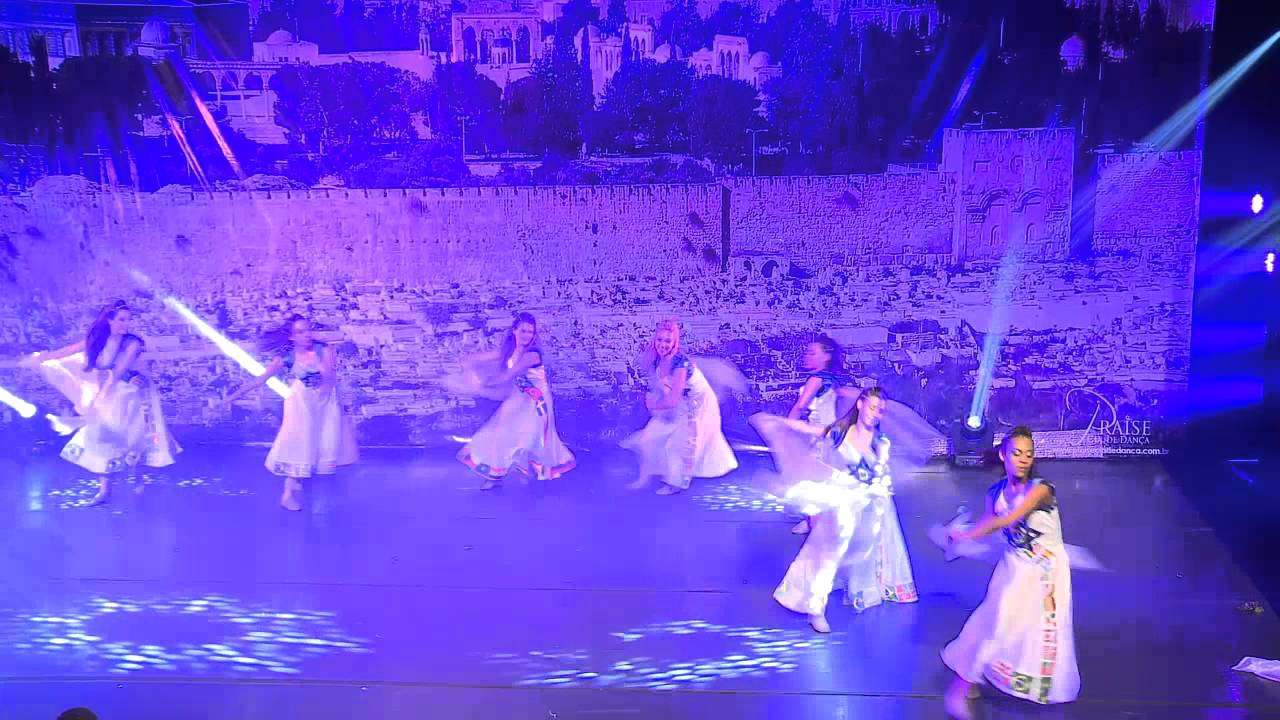 Coreografia SANTO É O CORDEIRO - Praise Cia. de Dança