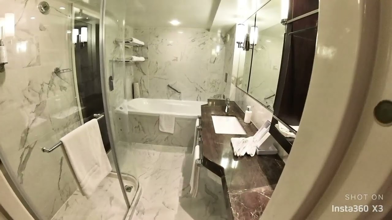 Britannia Suite B724