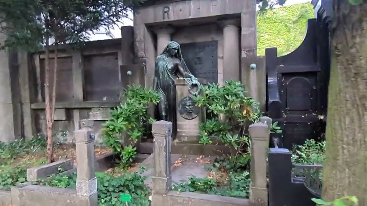 Unterwegs in Berlin Sch&ouml;neberg - Friedhof, Viktoria-Luise-Platz, Fuggerstra&szlig;e, Wittenbergplatz