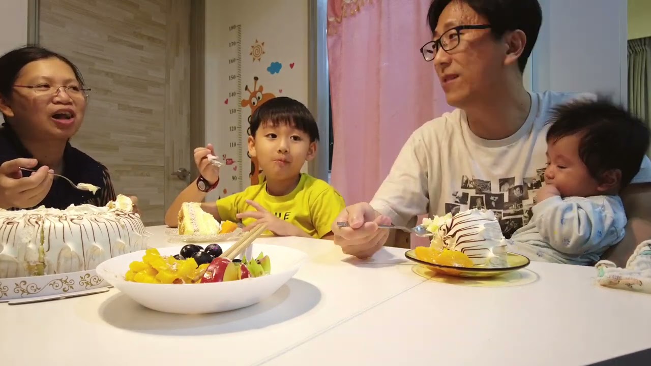 我的生日｜大賣場買蛋糕慶生｜全家睡前擁抱感謝