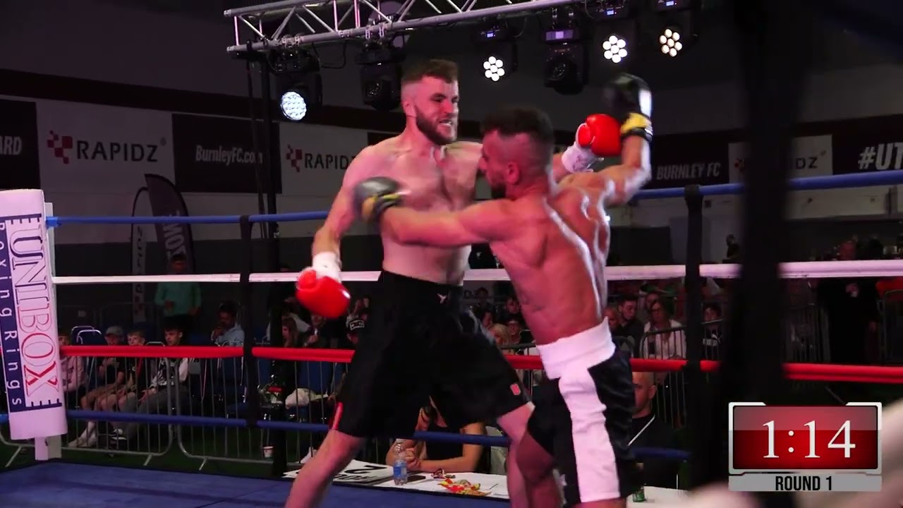 Ashby Young VS Alfie B |Boxing mini colosseum