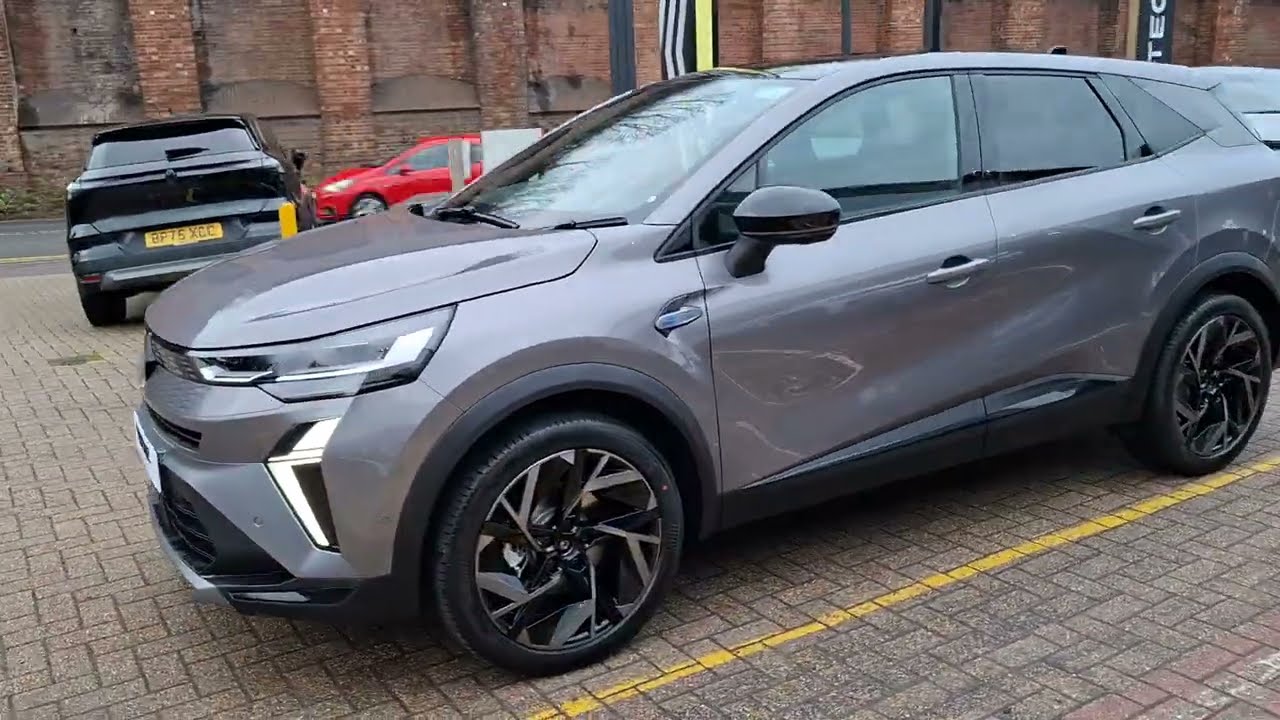 Brand New Renault Symbioz Iconic Esprit Alpine Hybrid Automatic in Oyster Grey @ Renault Croydon