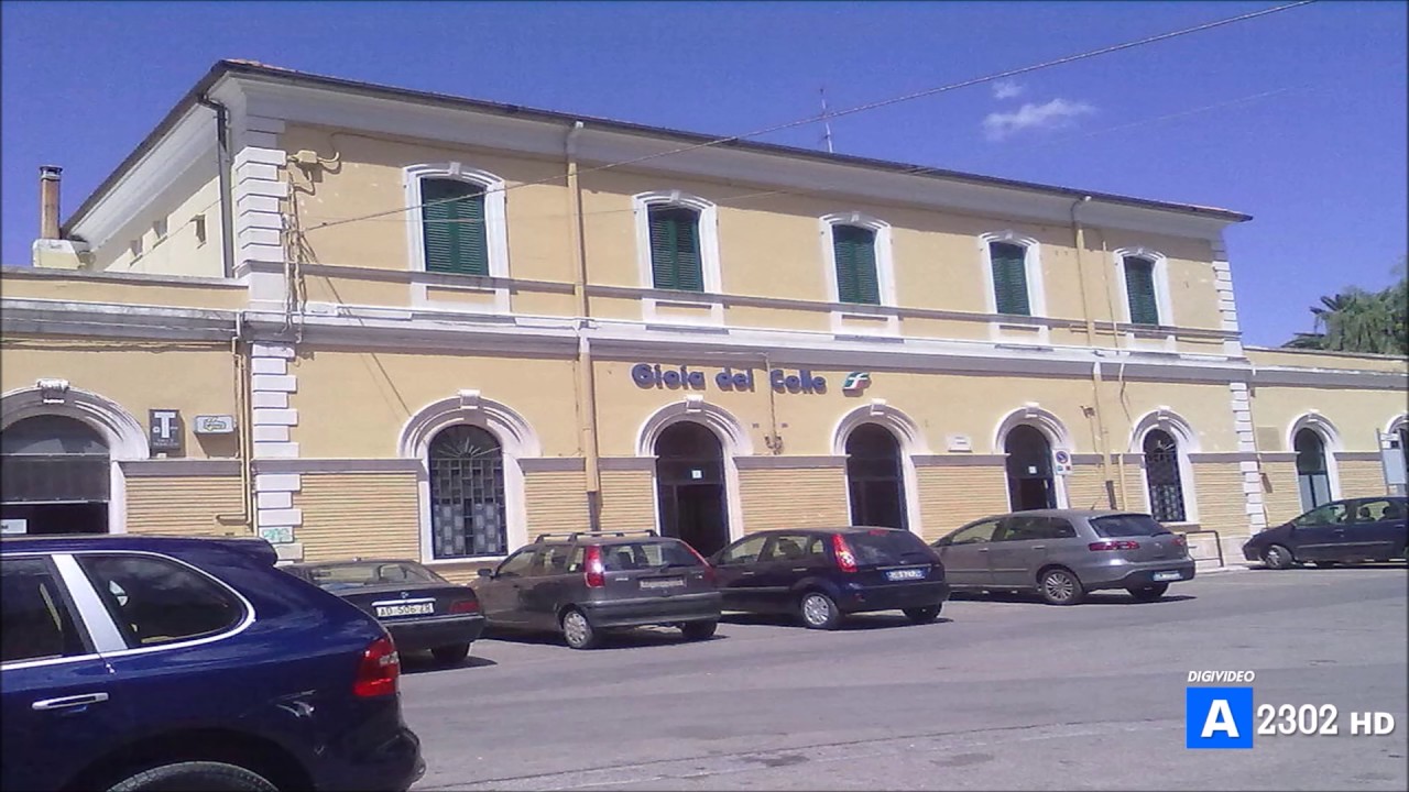 Annunci alla Stazione di Gioia del Colle