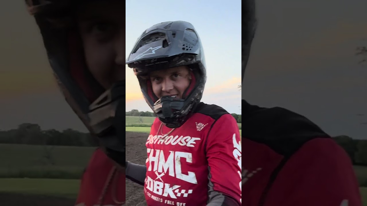 1D barrel horse vs dirt bike!! (Yes I made a comment on the dirt because it slows the horse down)