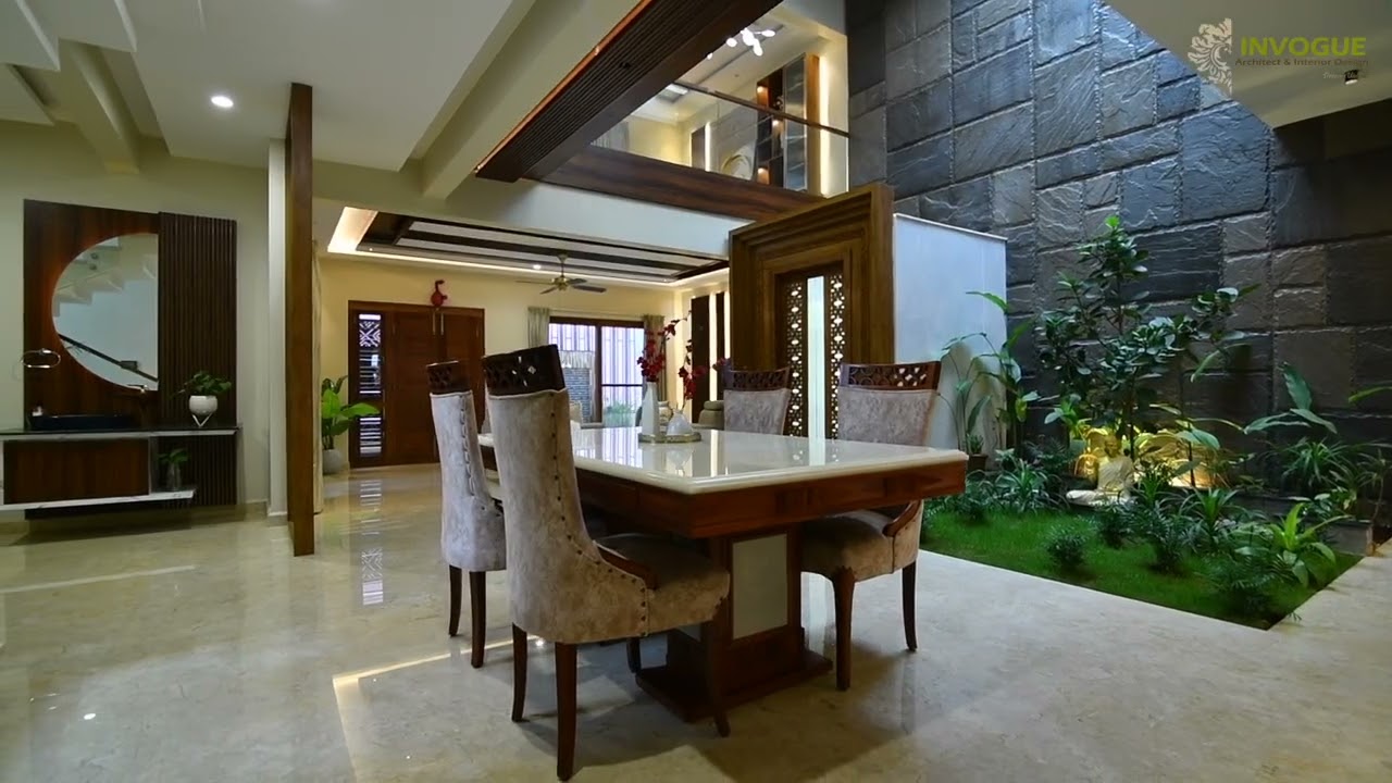 VERTICAL COURTYARD | MODERN ARCHITECTURE AND DESIGN