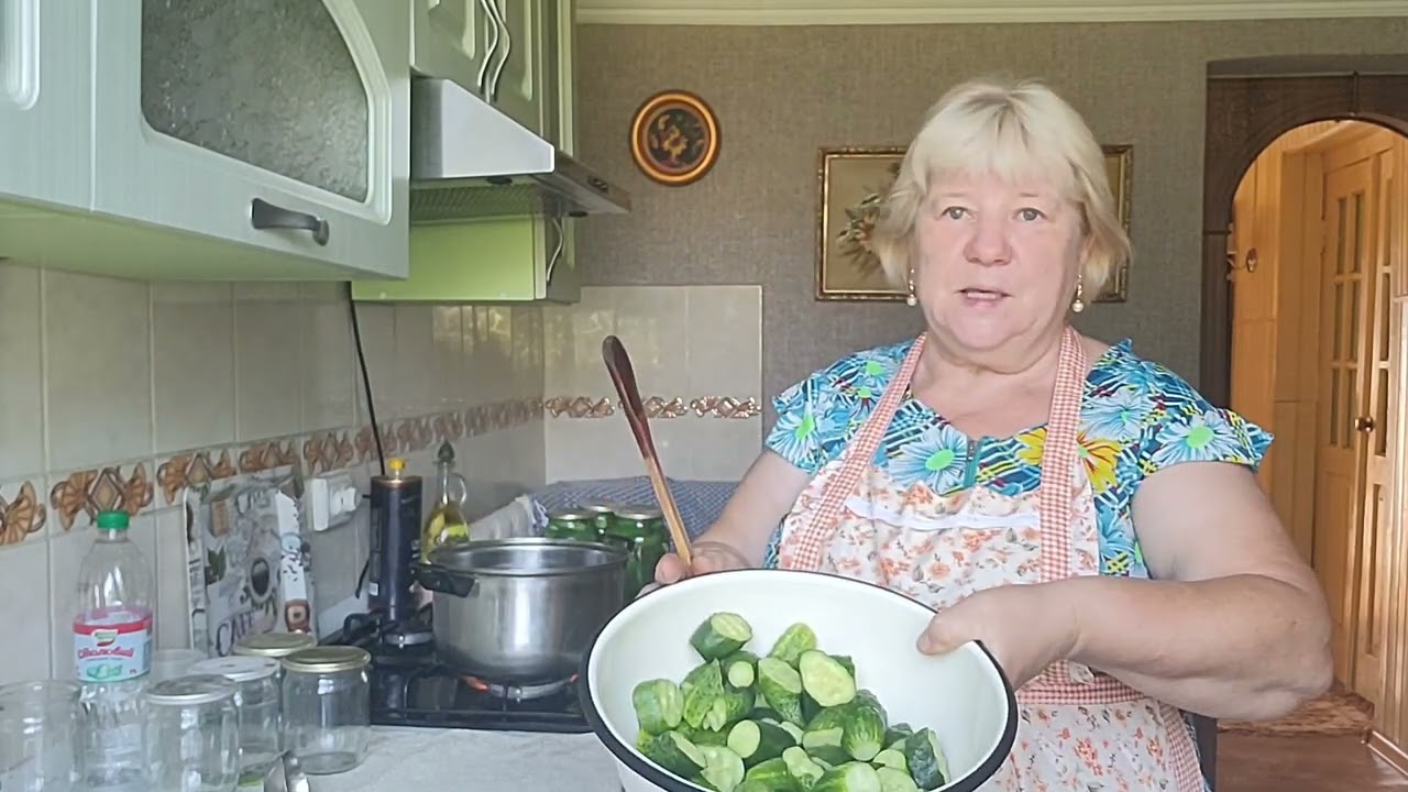 Огурцы по-фински. Рецепт на 1 литровую банку маринованных огурцов.