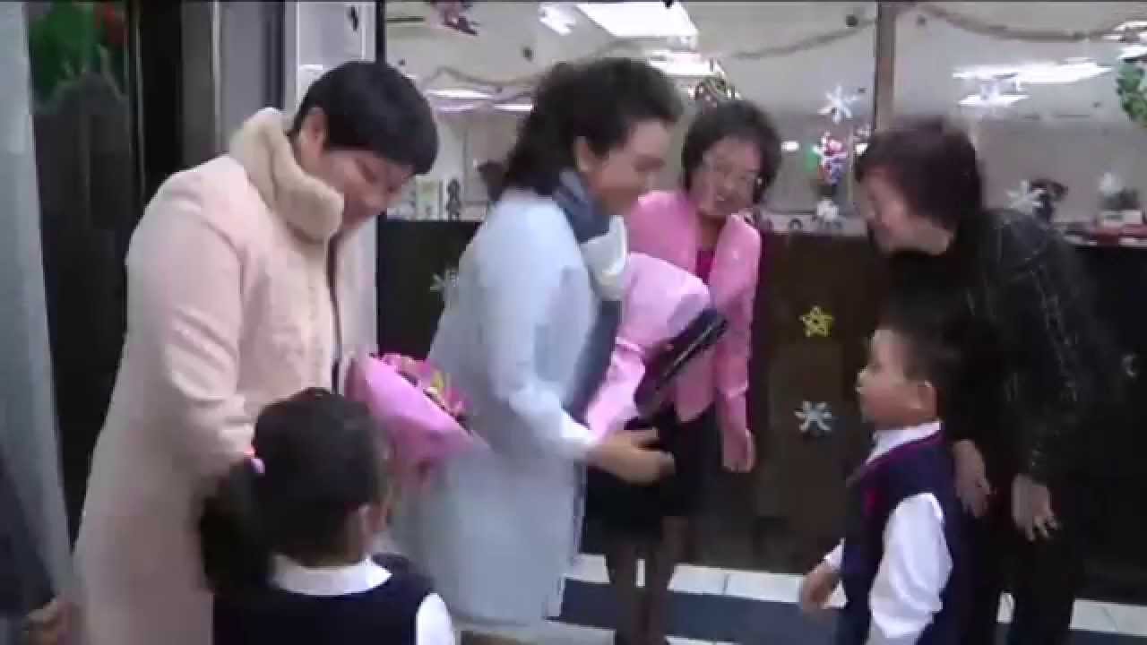 【新聞局】國家主席習近平夫人彭麗媛參觀婦聯托兒所並觀看兒童表演