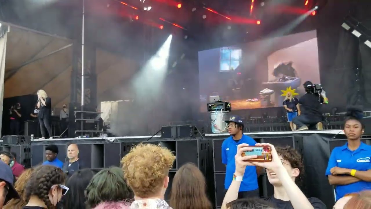 800 db cloud - 100 gecs at Governor's Ball
