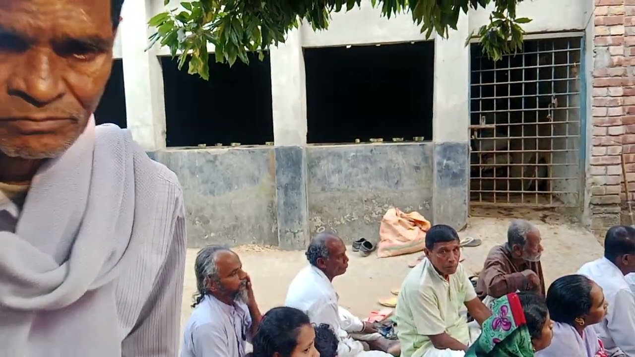সখীরে গোপীর ভজন বিষম যাজন হবে না তা-গেয়েছেন শ্রীমতি দীপালী মাতা।।