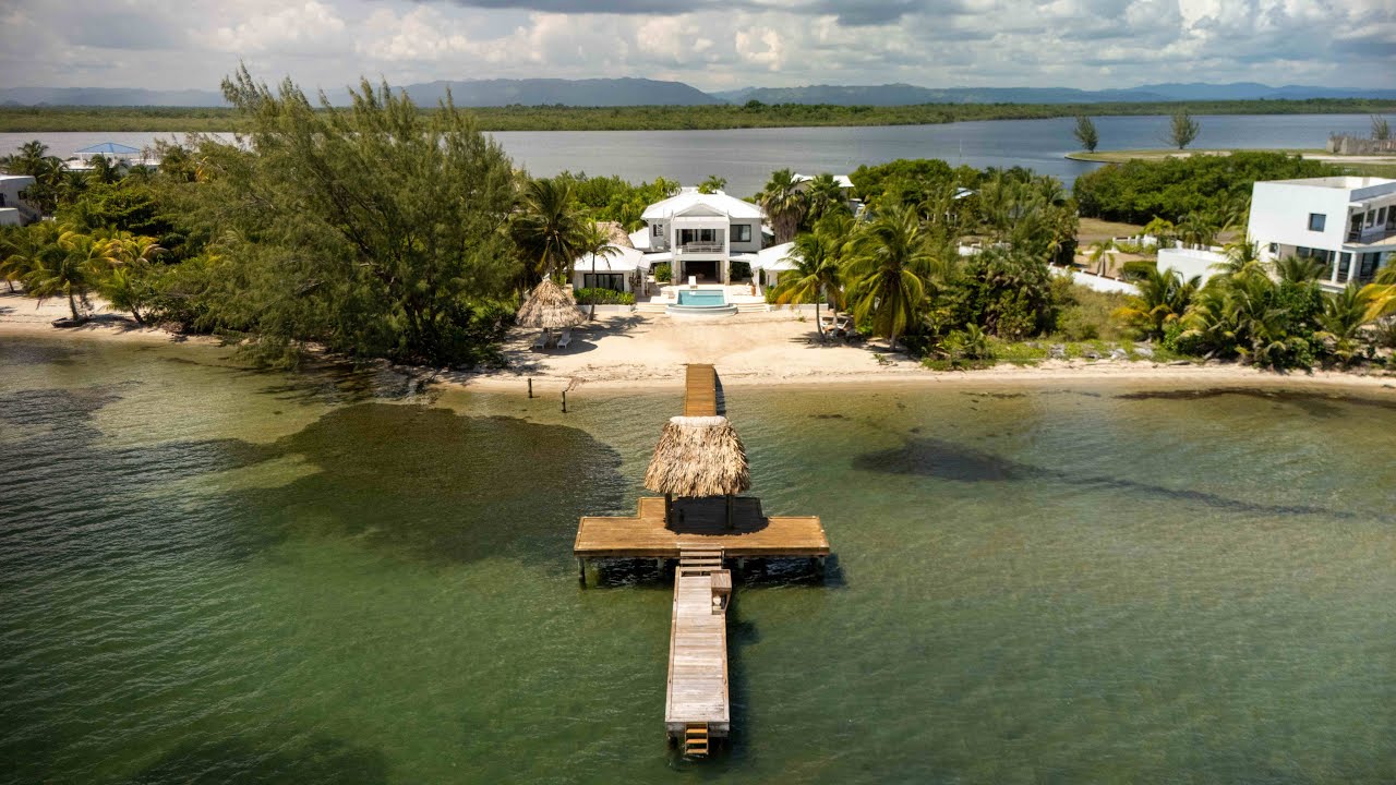 Luxury Beach Villa for sale Placencia Belize, Mo Oilean
