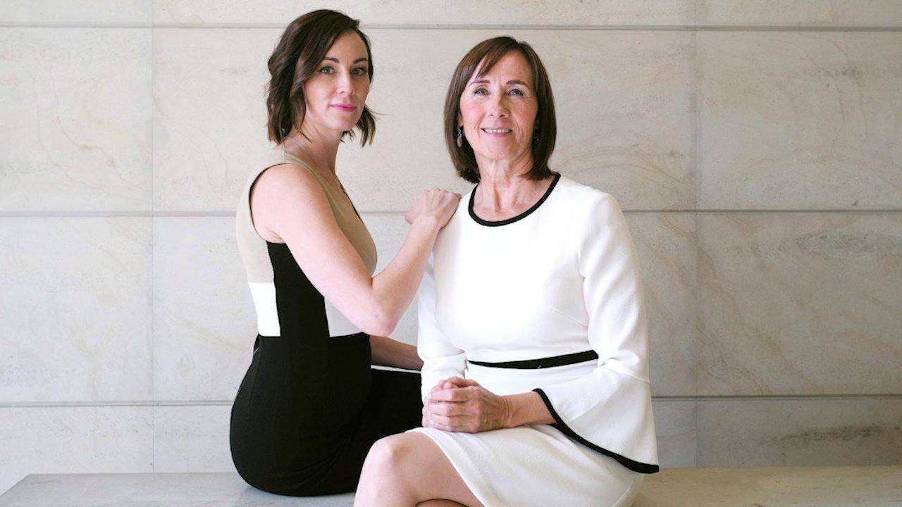 Amanda Lindhout's mom recounts distressing call from daughter