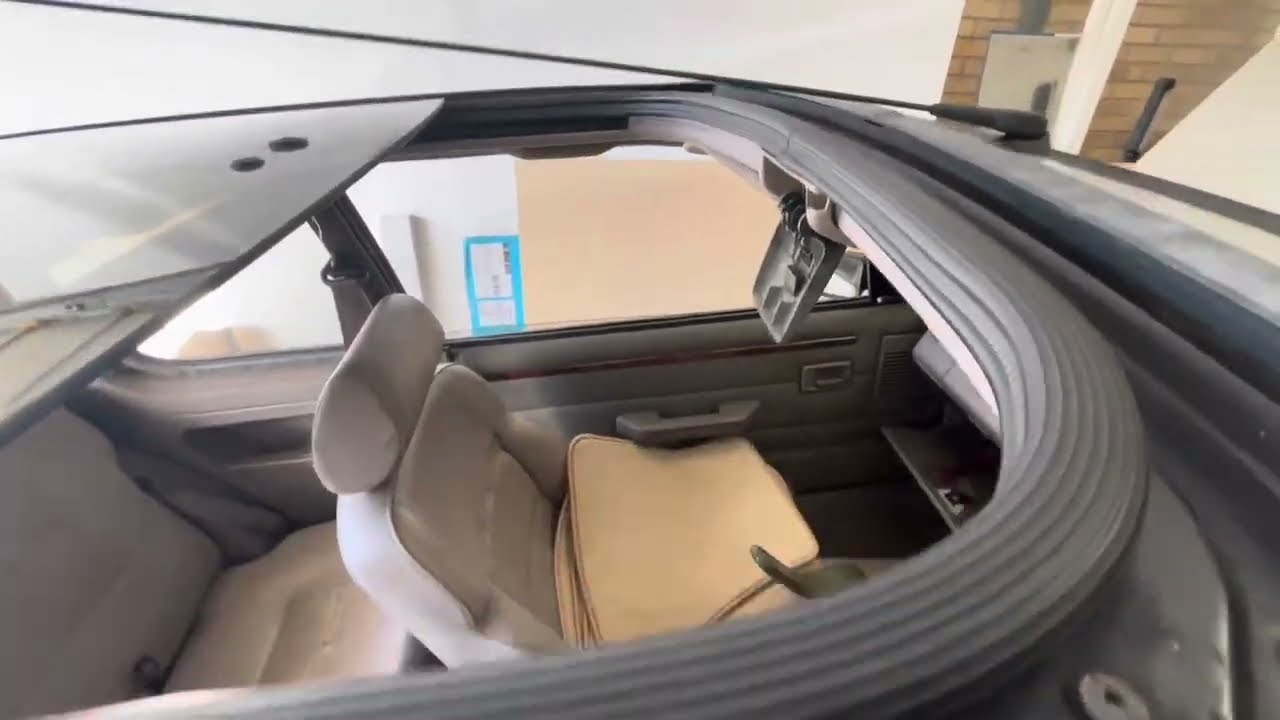 Peugeot 205 Gentry 1993, 1.9 Auto Gti.  Repair of My Sunroof Vacuum System