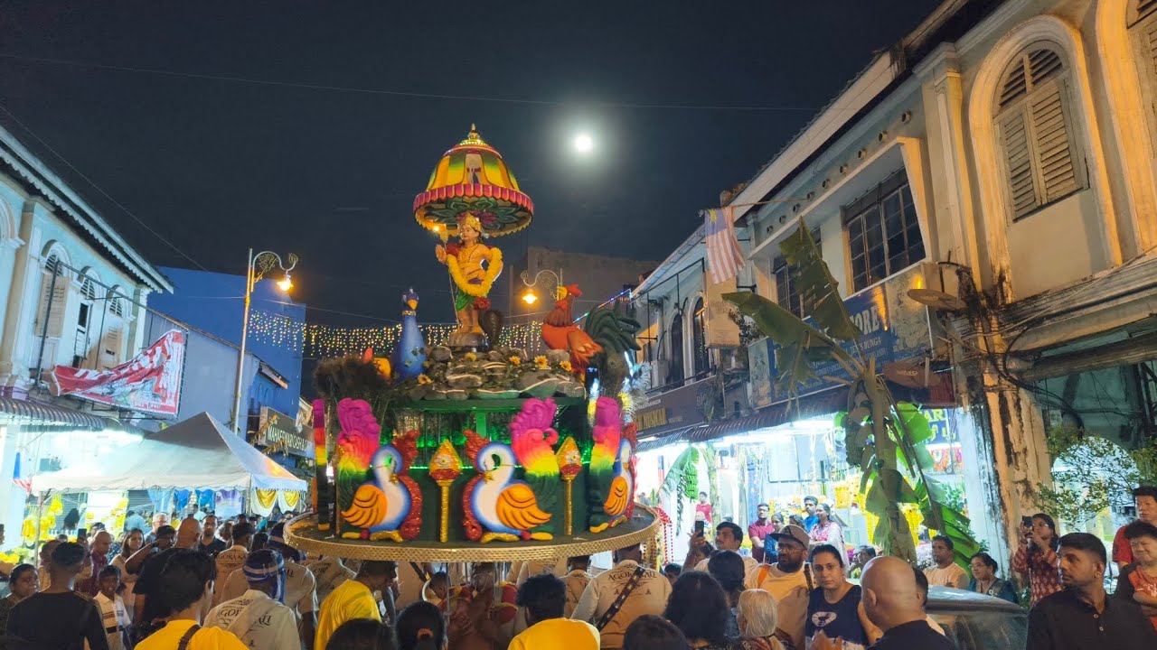 Thaipusam Ipoh 2026 | Mayil Kavadi with Peacocks and Roosters | Night Procession | 1 Feb