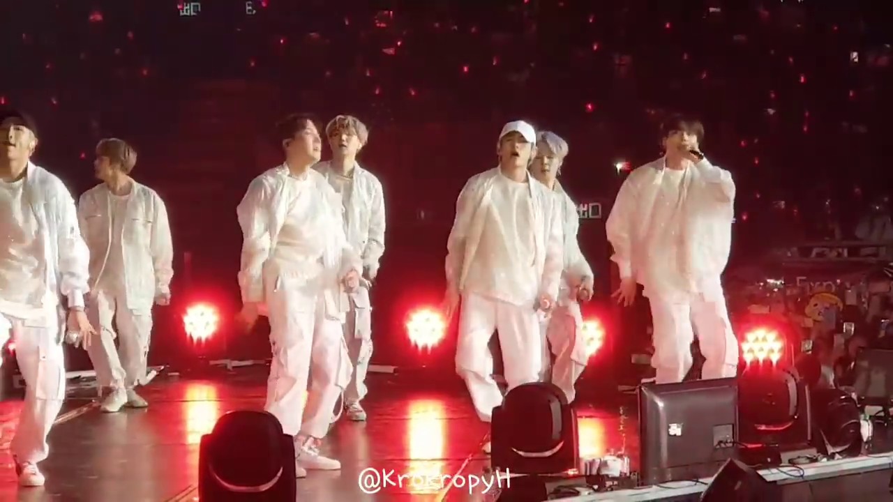 BTS Love Youself tour in Hongkong | Mic drop