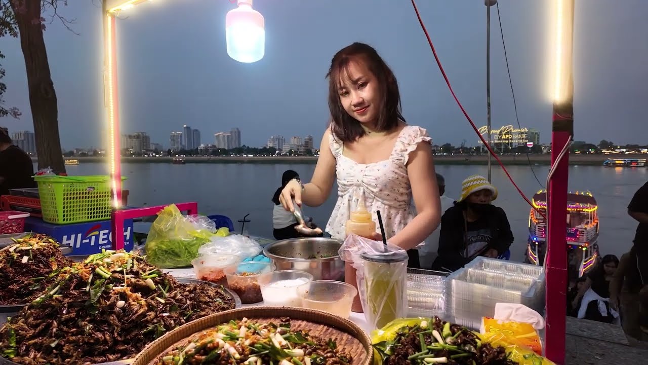 Amazing CAMBODIAN Street Food 2026 - Walking Tour Explore Riverside Food Market, Phnom Penh #1011